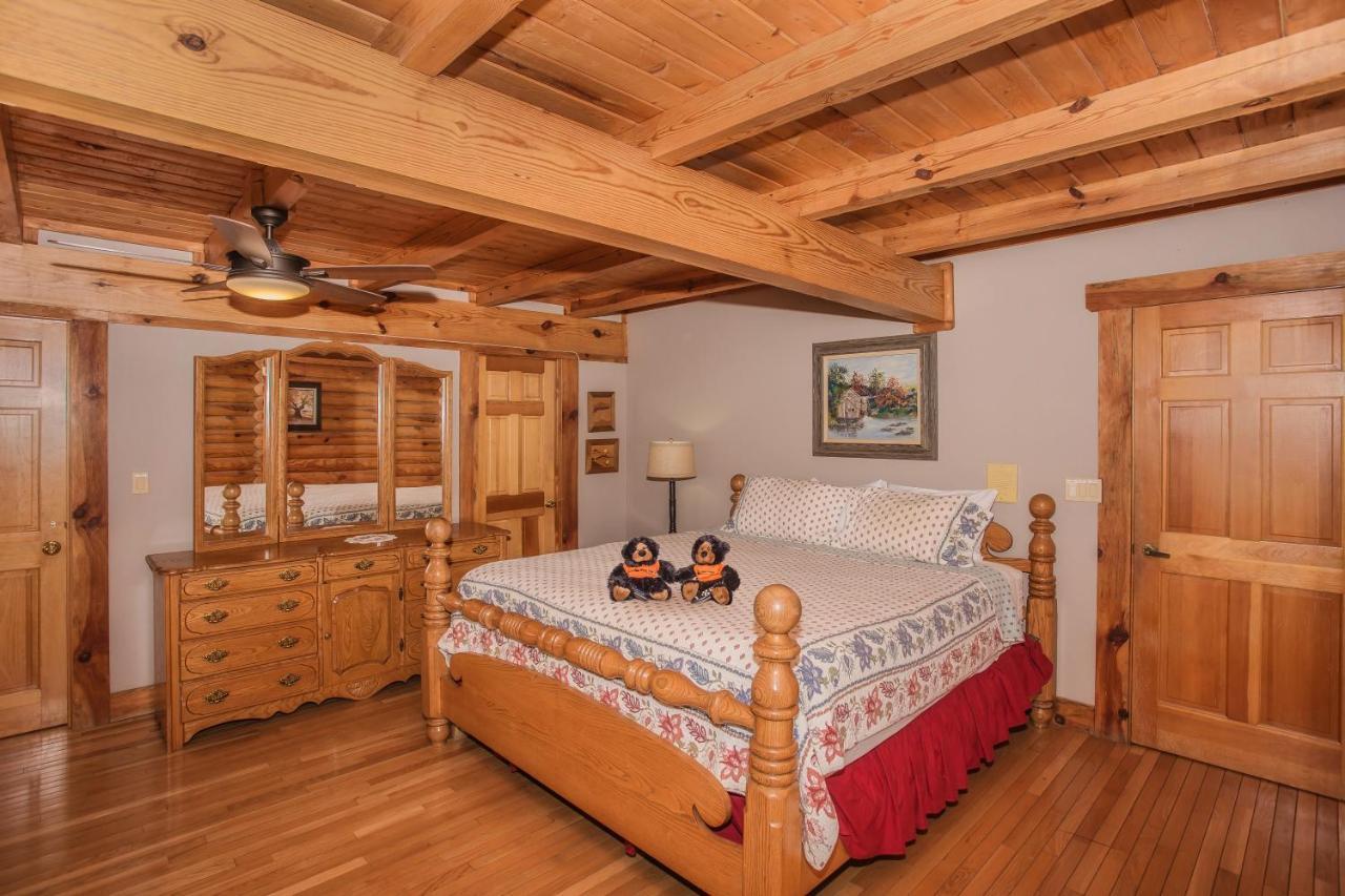 Smoky Bear Lodge With Guest House, Hot Tub, 1089 Free Tickets Each Paid Day, Dollywood And More Sevierville Exterior photo